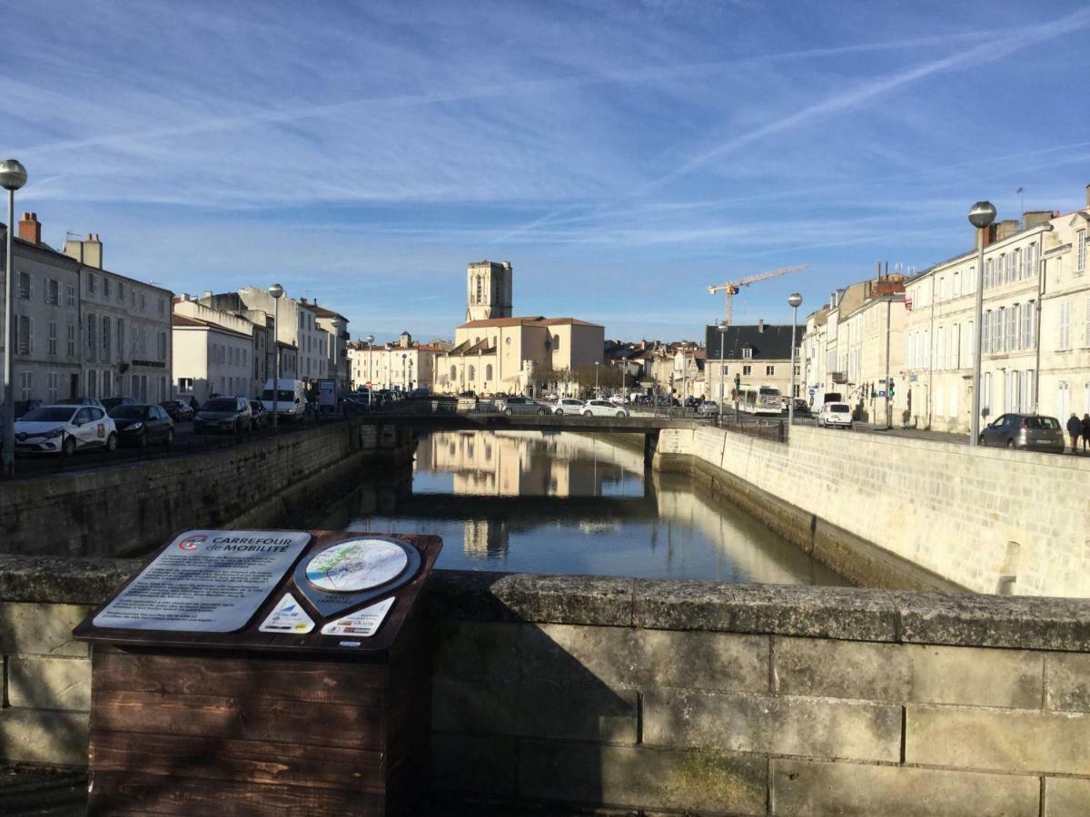 Appartement Centre Ville Pres Du Port Avec Parking Et Wifi 拉罗歇尔 外观 照片